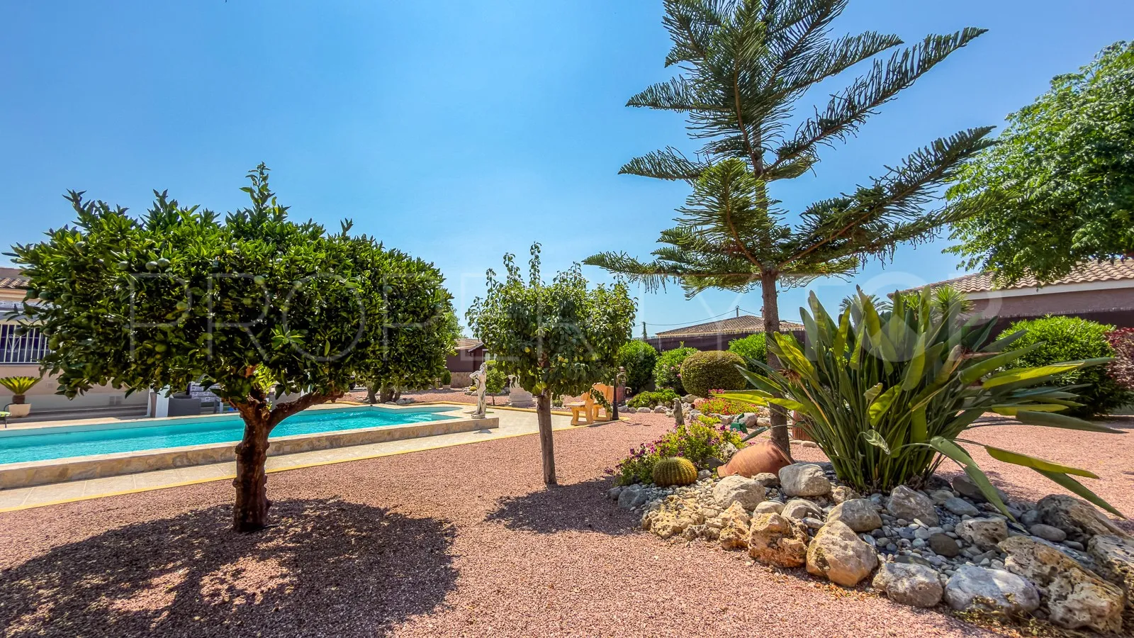 Se vende villa en Catral