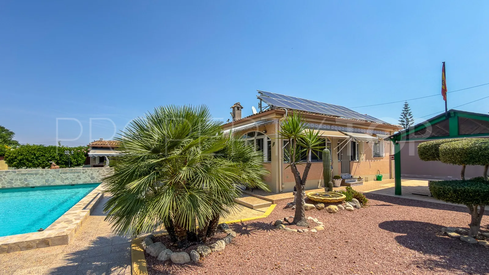Se vende villa en Catral