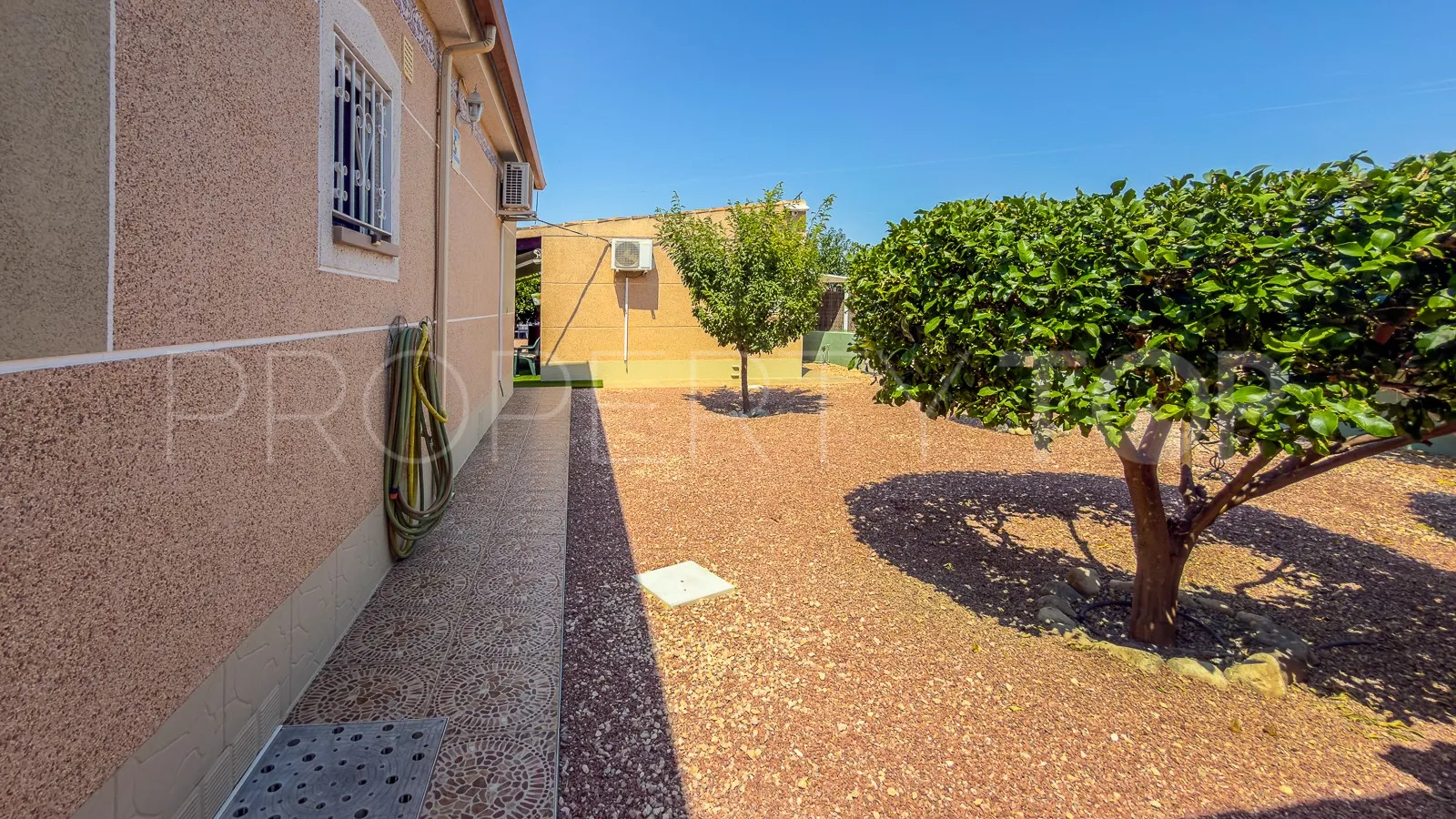 Se vende villa en Catral