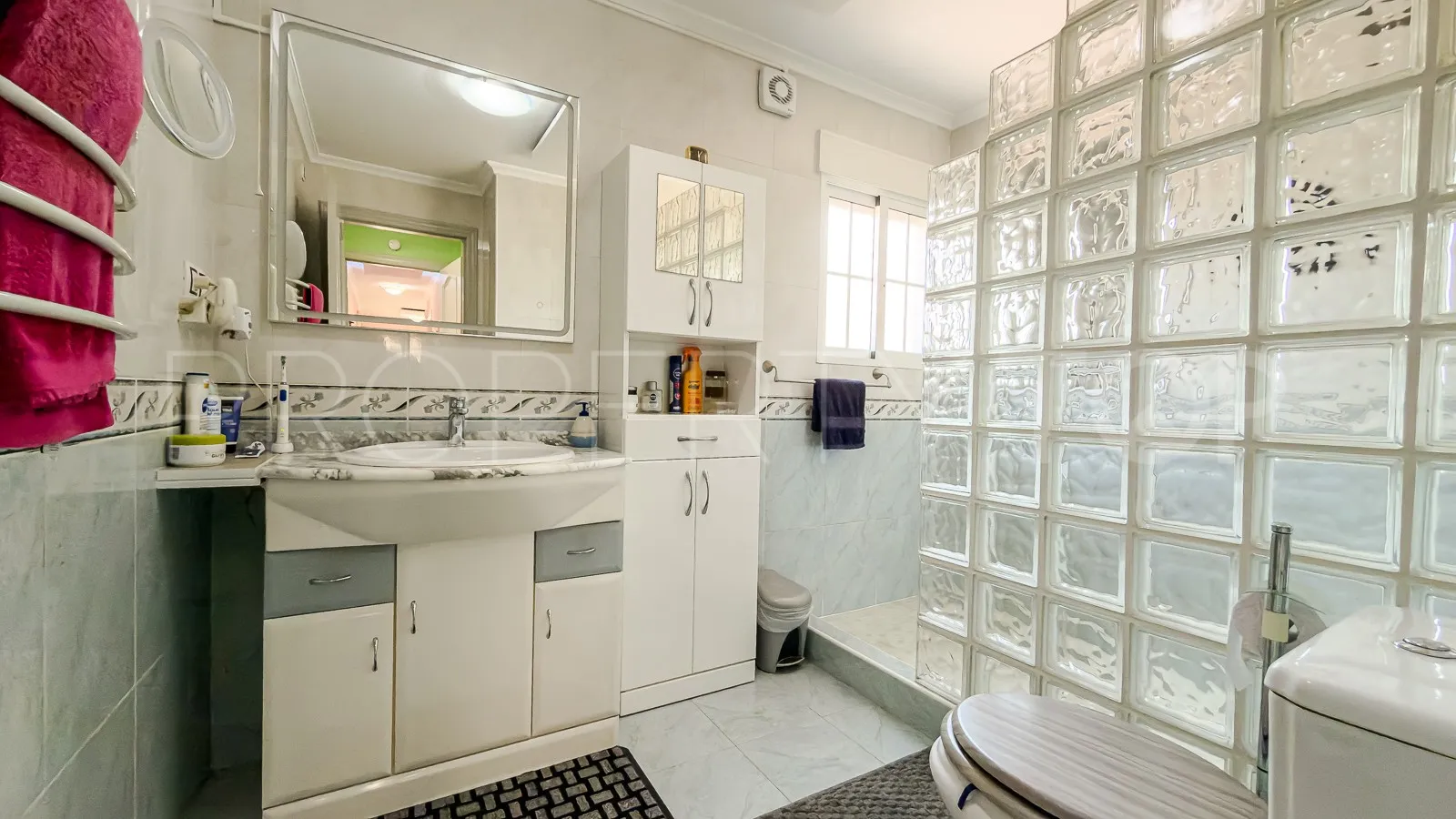 Se vende villa en Catral