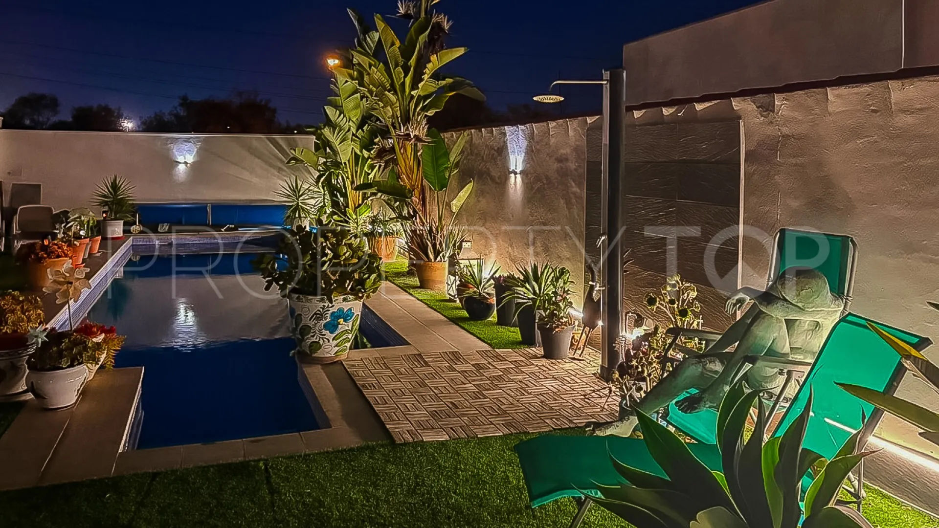 Villa en venta en Torrevieja con 2 dormitorios