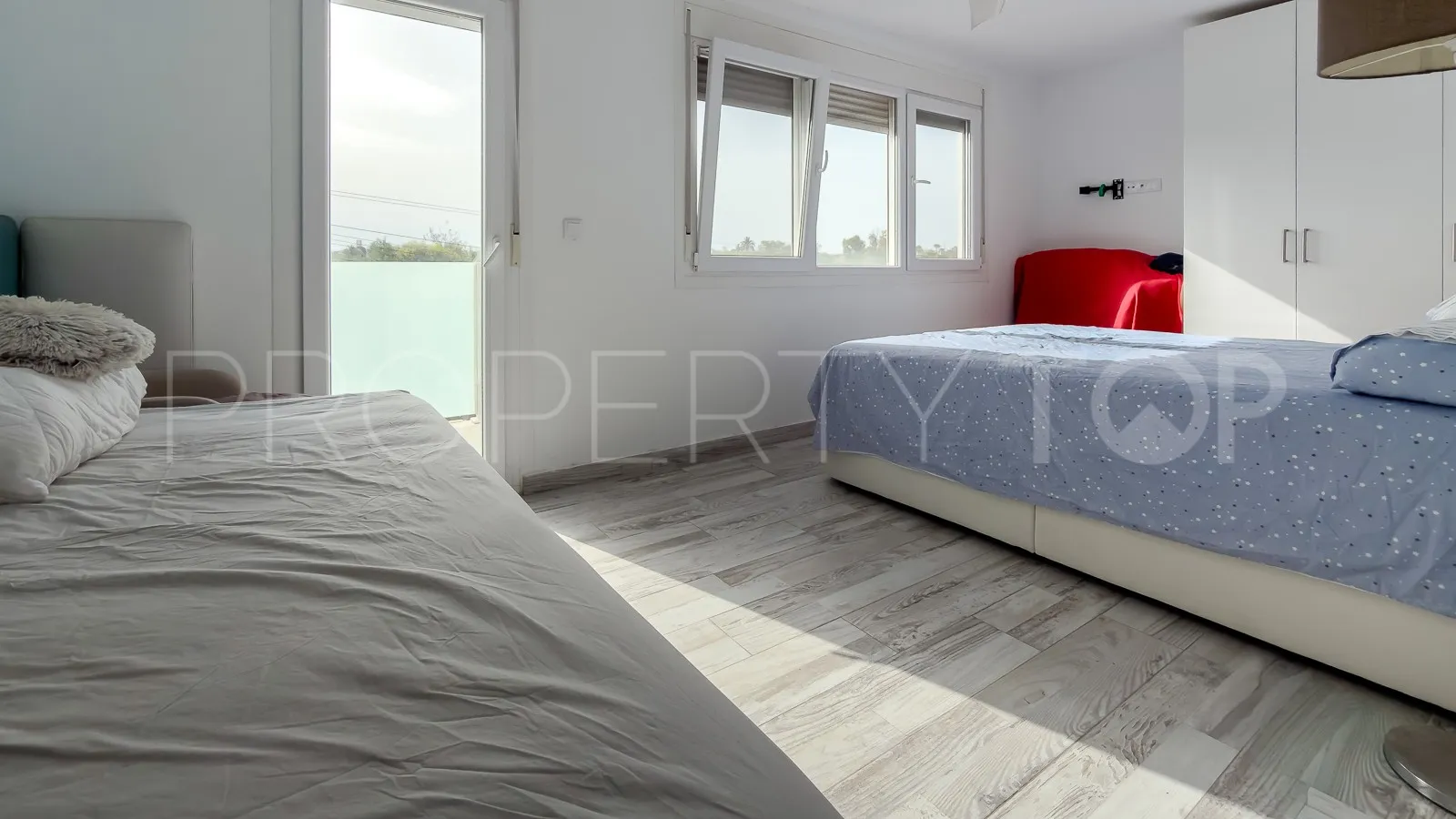 Villa en venta en Torrevieja con 2 dormitorios