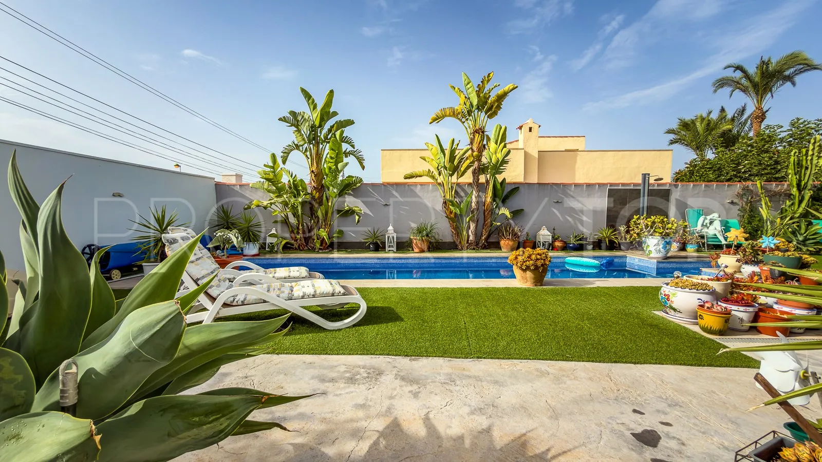 Villa en venta en Torrevieja con 2 dormitorios