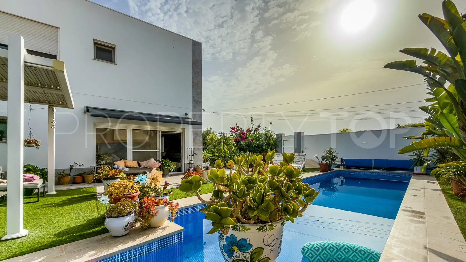 Villa en venta en Torrevieja con 2 dormitorios