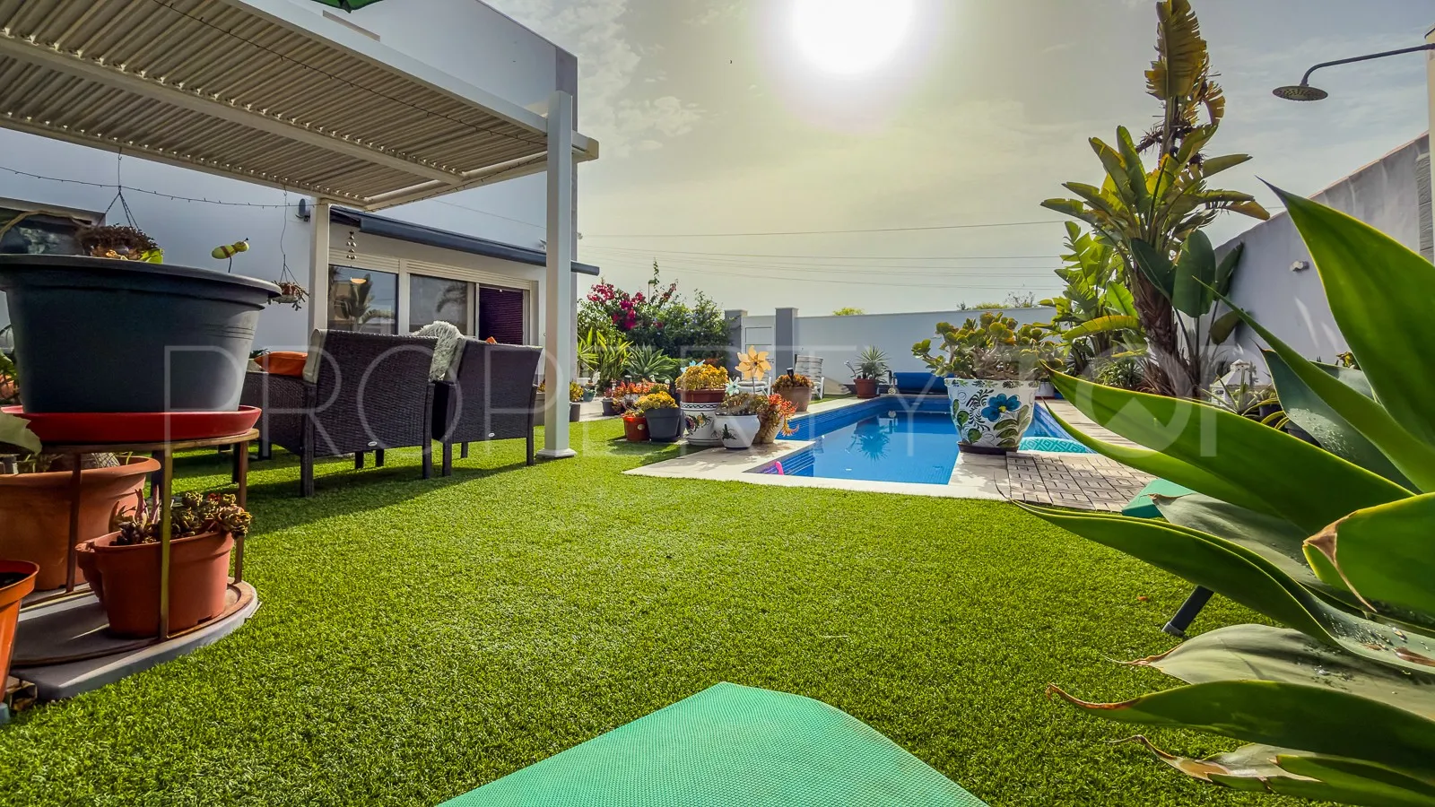Villa en venta en Torrevieja con 2 dormitorios