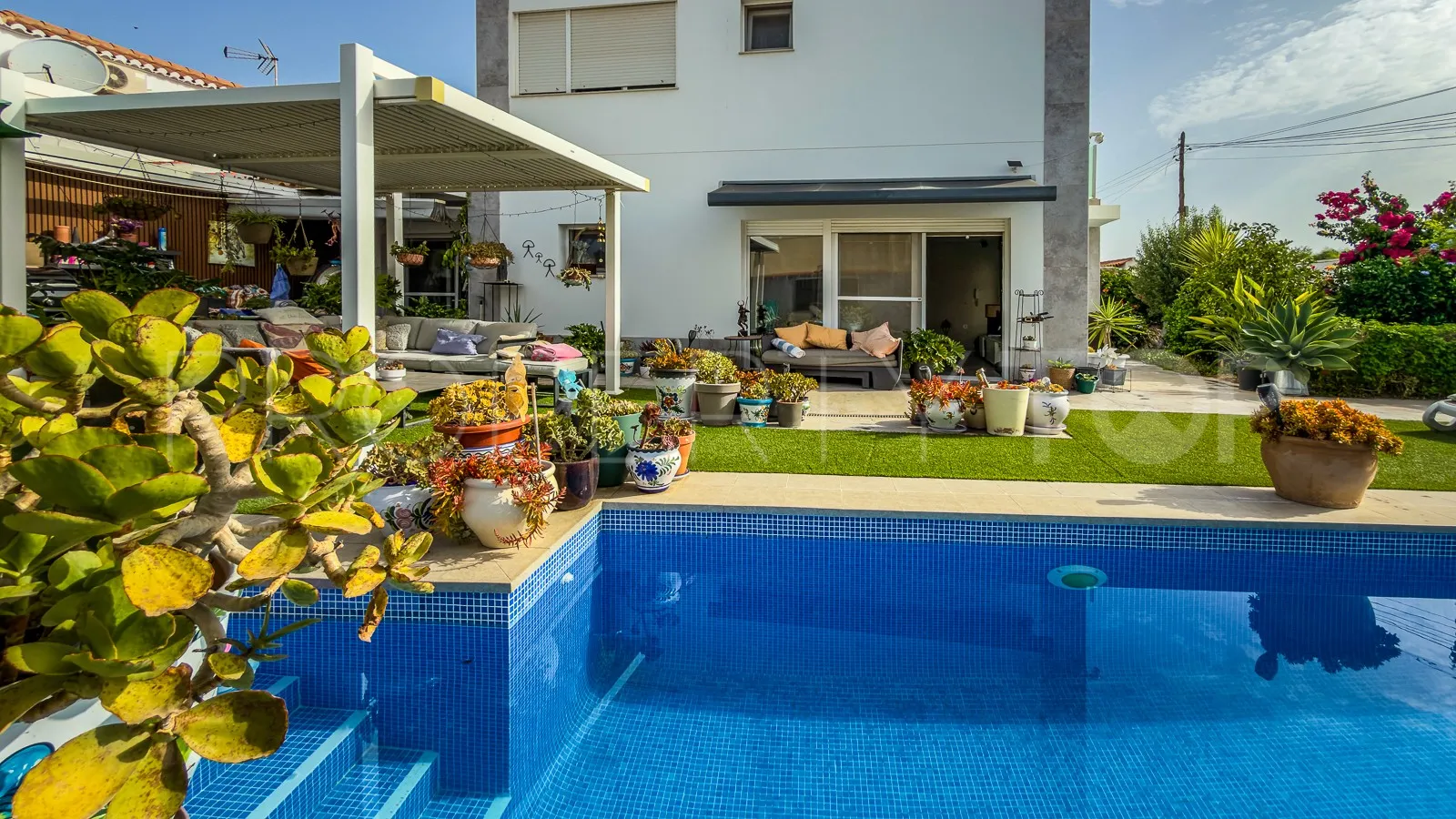 Villa en venta en Torrevieja con 2 dormitorios