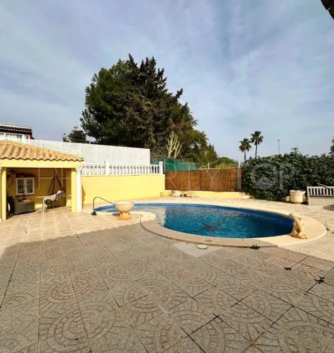 Villamartin, villa con 5 dormitorios a la venta