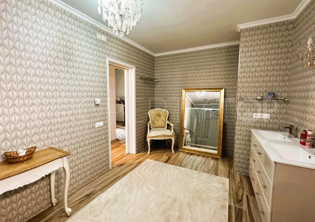 Villamartin, villa con 5 dormitorios a la venta