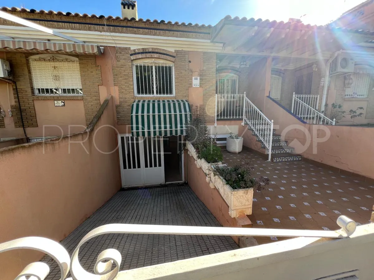 Se vende adosado en Torre de la Horadada