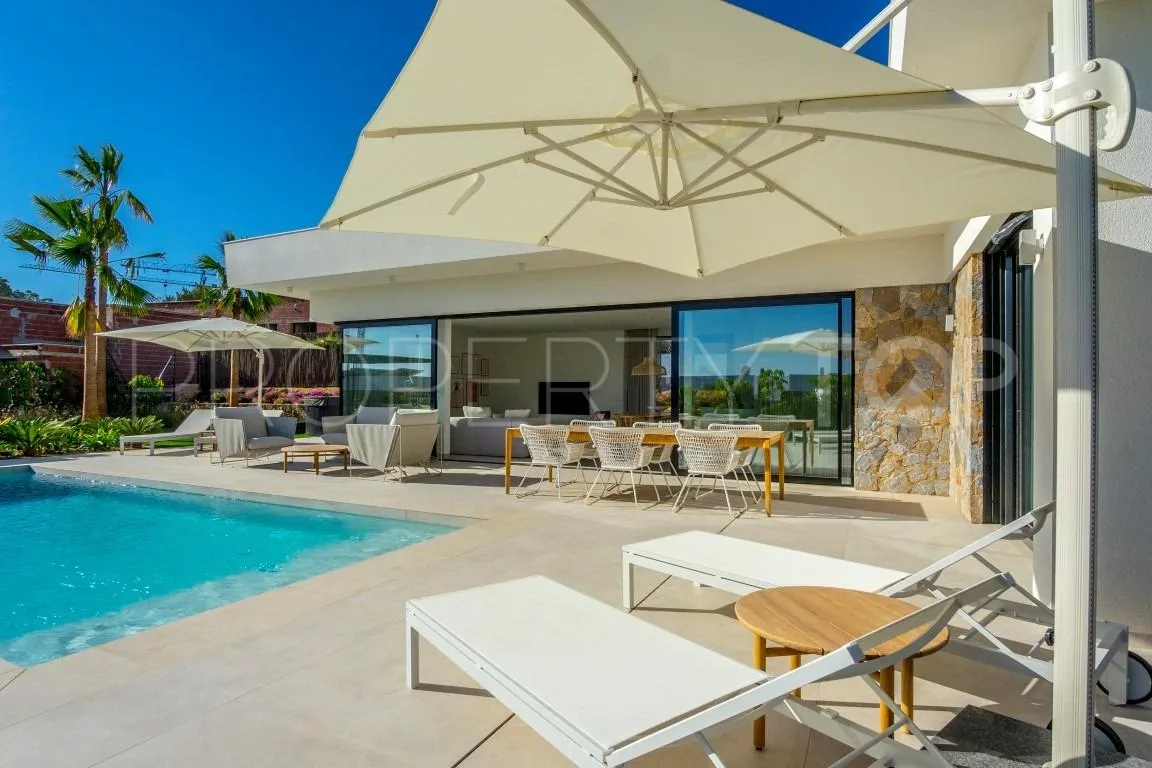 Villa en venta en Las Colinas Golf