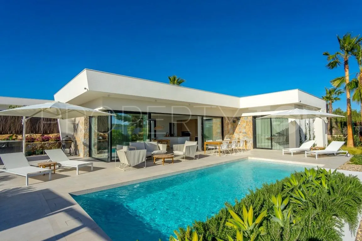 Villa en venta en Las Colinas Golf