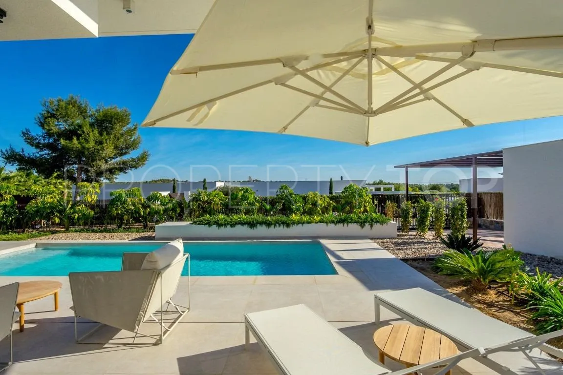 Villa en venta en Las Colinas Golf
