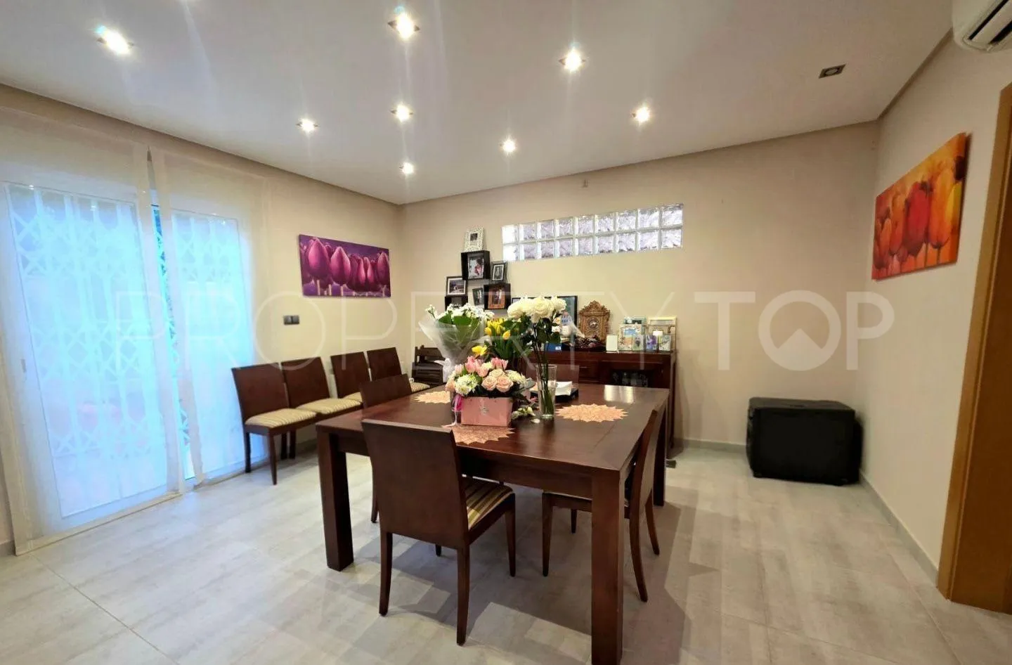 Villamartin, villa con 5 dormitorios a la venta