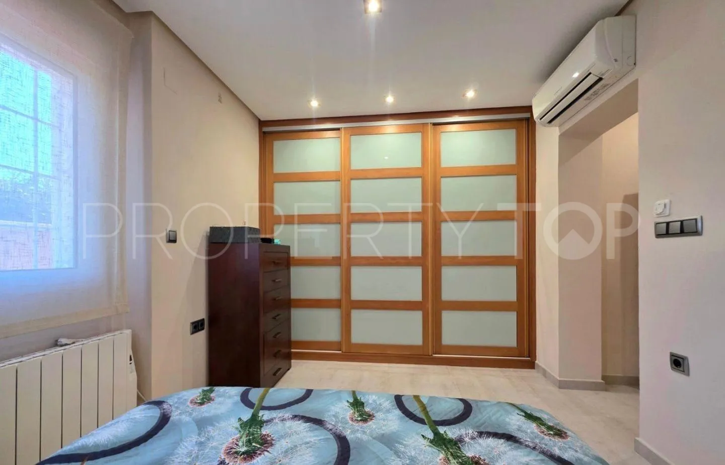 Villamartin, villa con 5 dormitorios a la venta