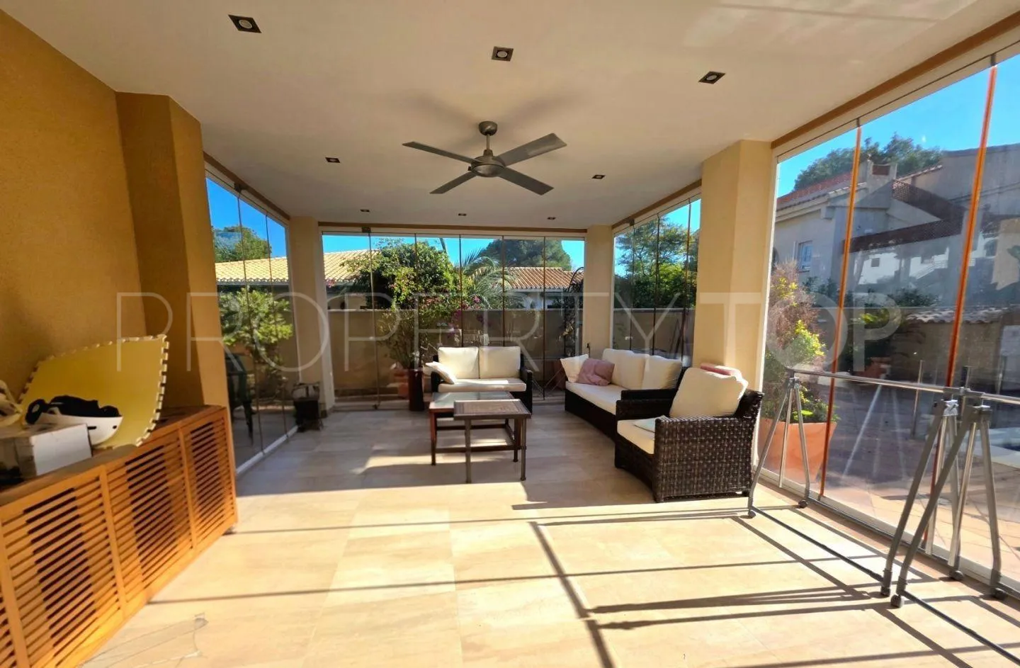 Villamartin, villa con 5 dormitorios a la venta