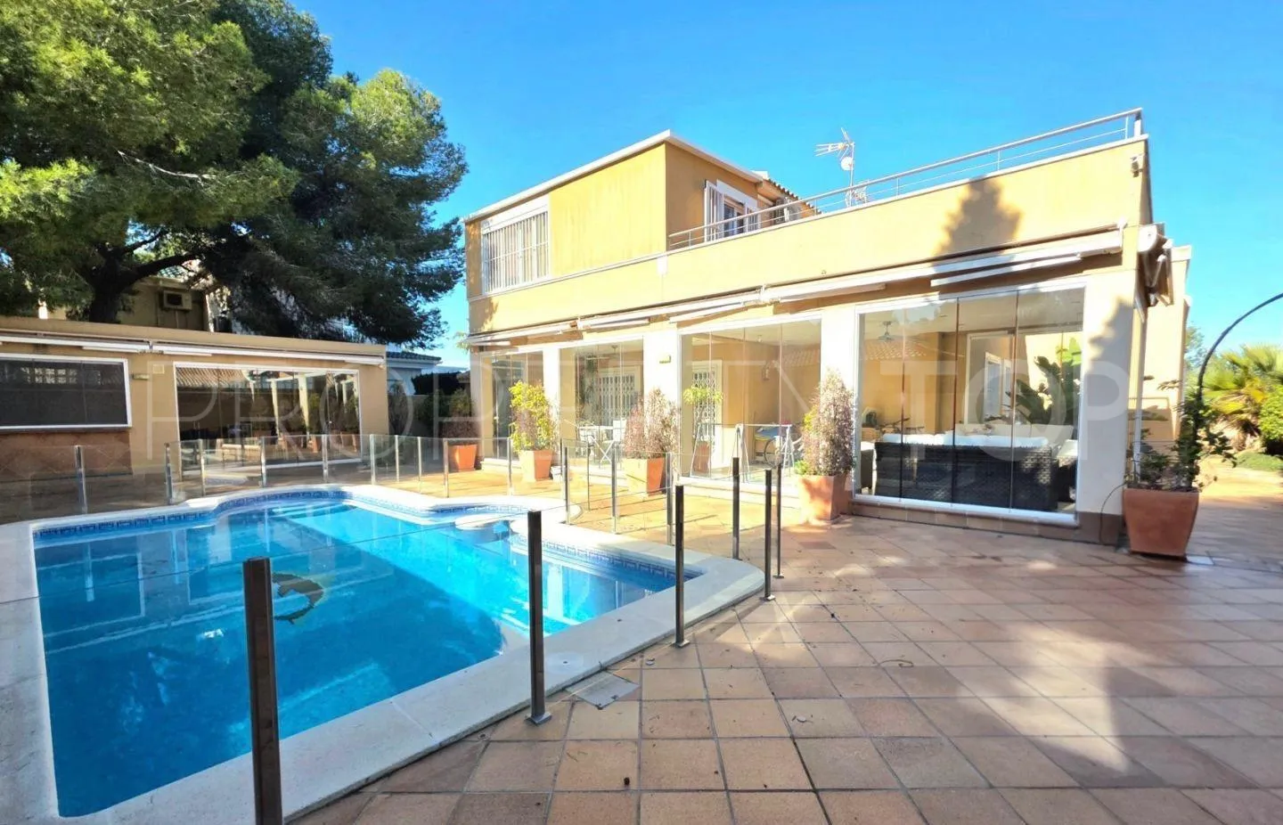Villamartin, villa con 5 dormitorios a la venta