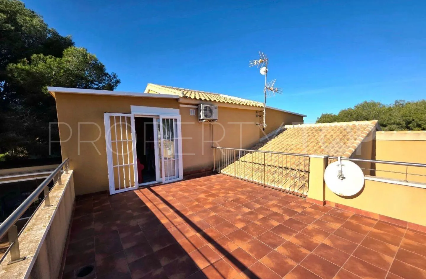 Villamartin, villa con 5 dormitorios a la venta