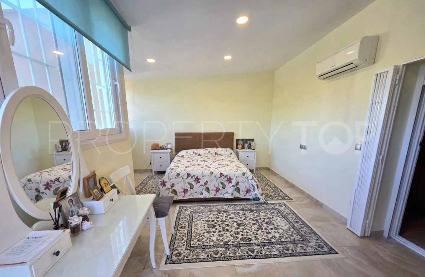 Villamartin, villa con 5 dormitorios a la venta