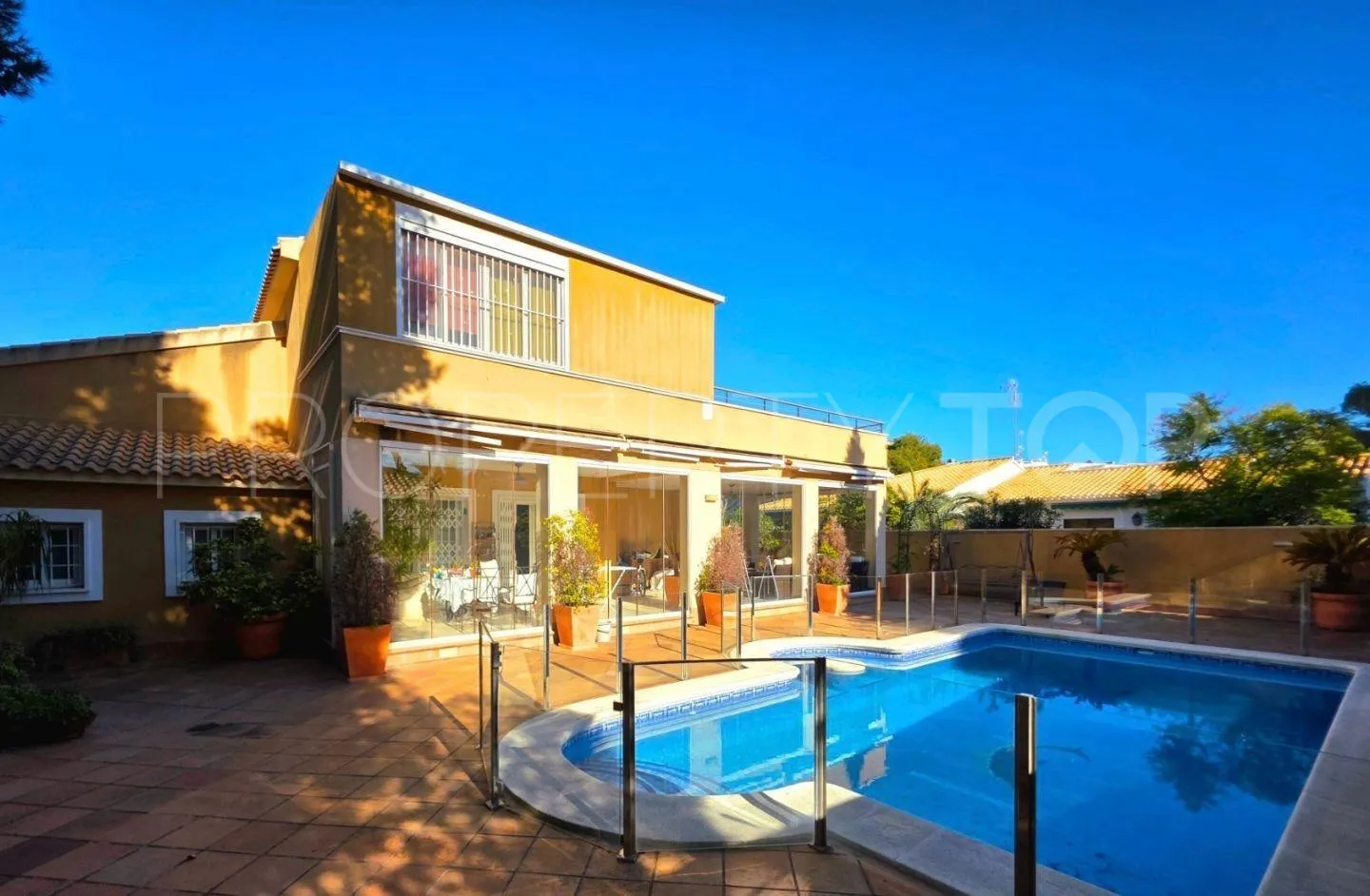 Villamartin, villa con 5 dormitorios a la venta
