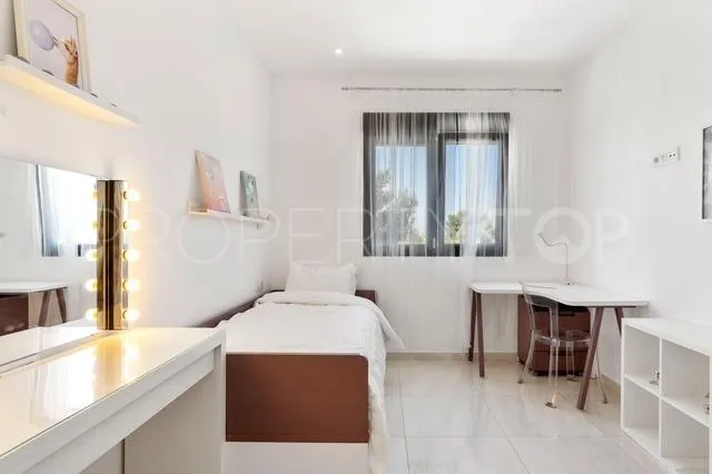 For sale Rioja 3 bedrooms town house