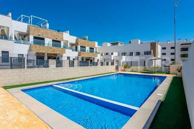 For sale Rioja 3 bedrooms town house