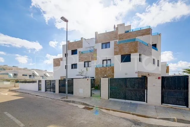 For sale Rioja 3 bedrooms town house