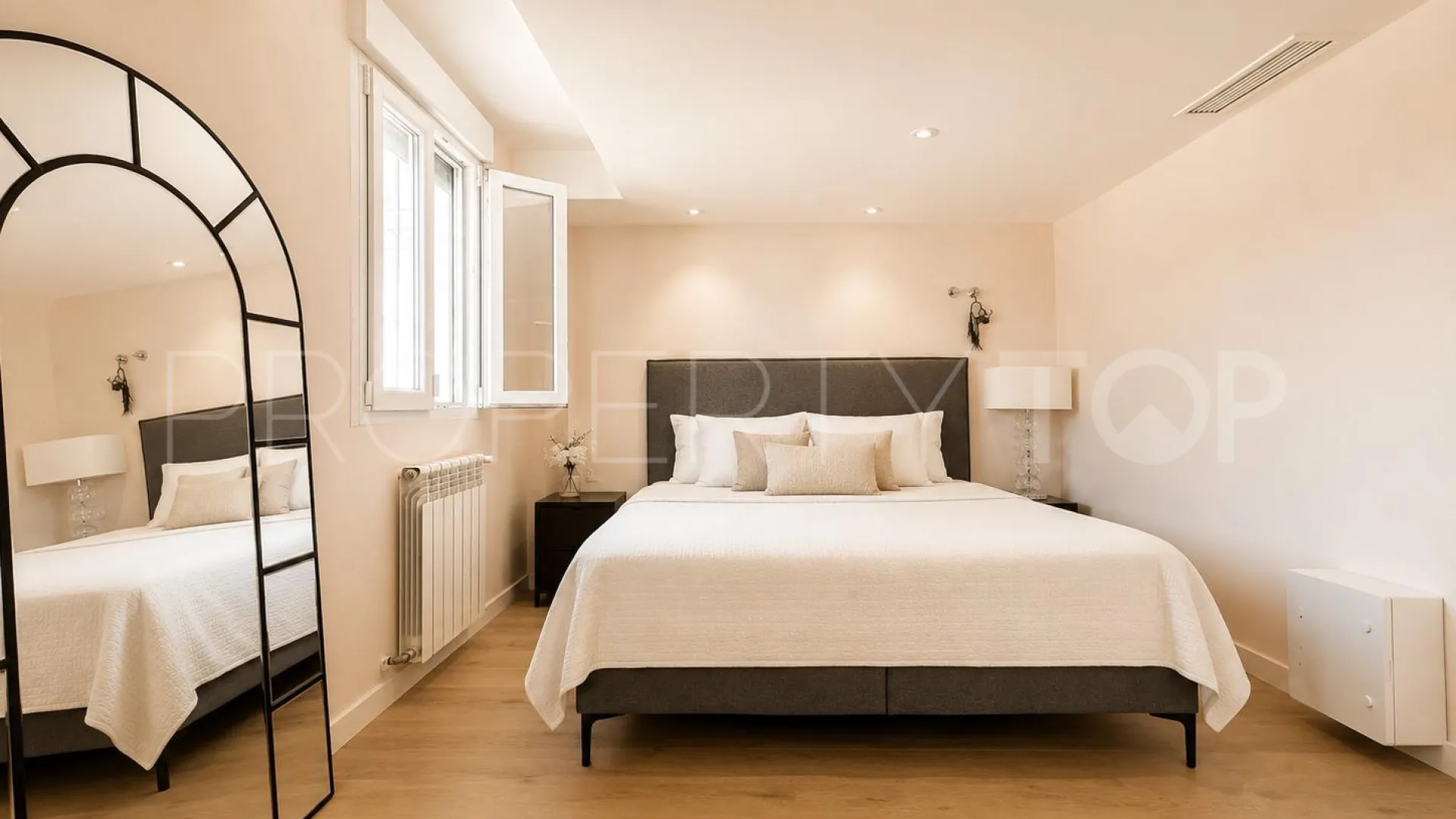 Villa con 4 dormitorios a la venta en Villamartin