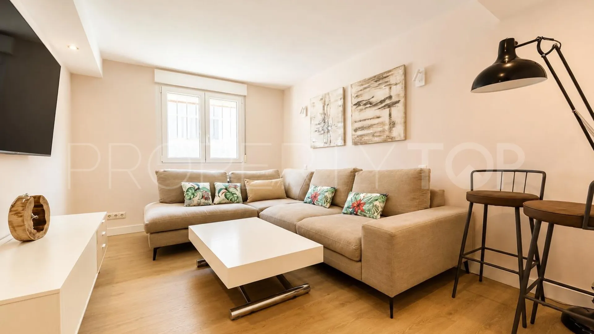 Villa con 4 dormitorios a la venta en Villamartin