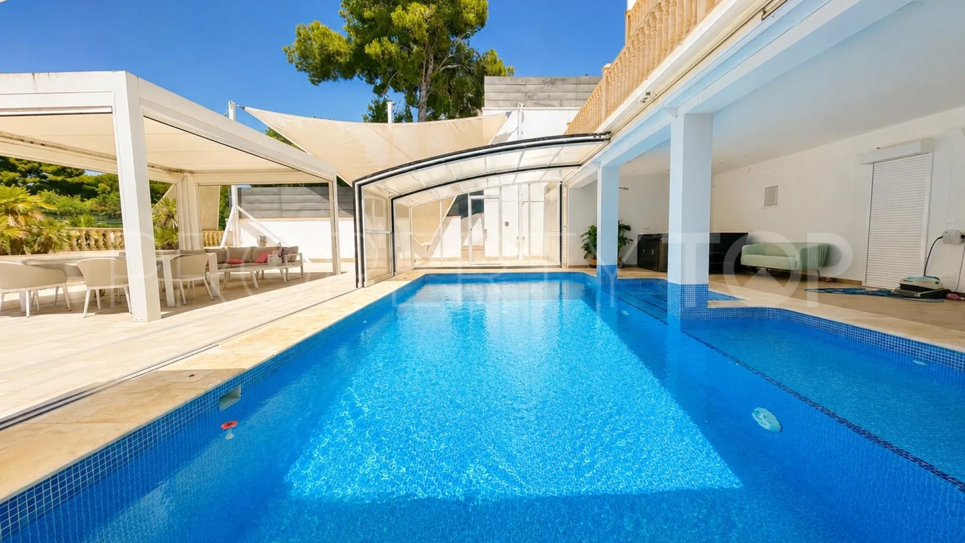 Villa con 4 dormitorios a la venta en Villamartin