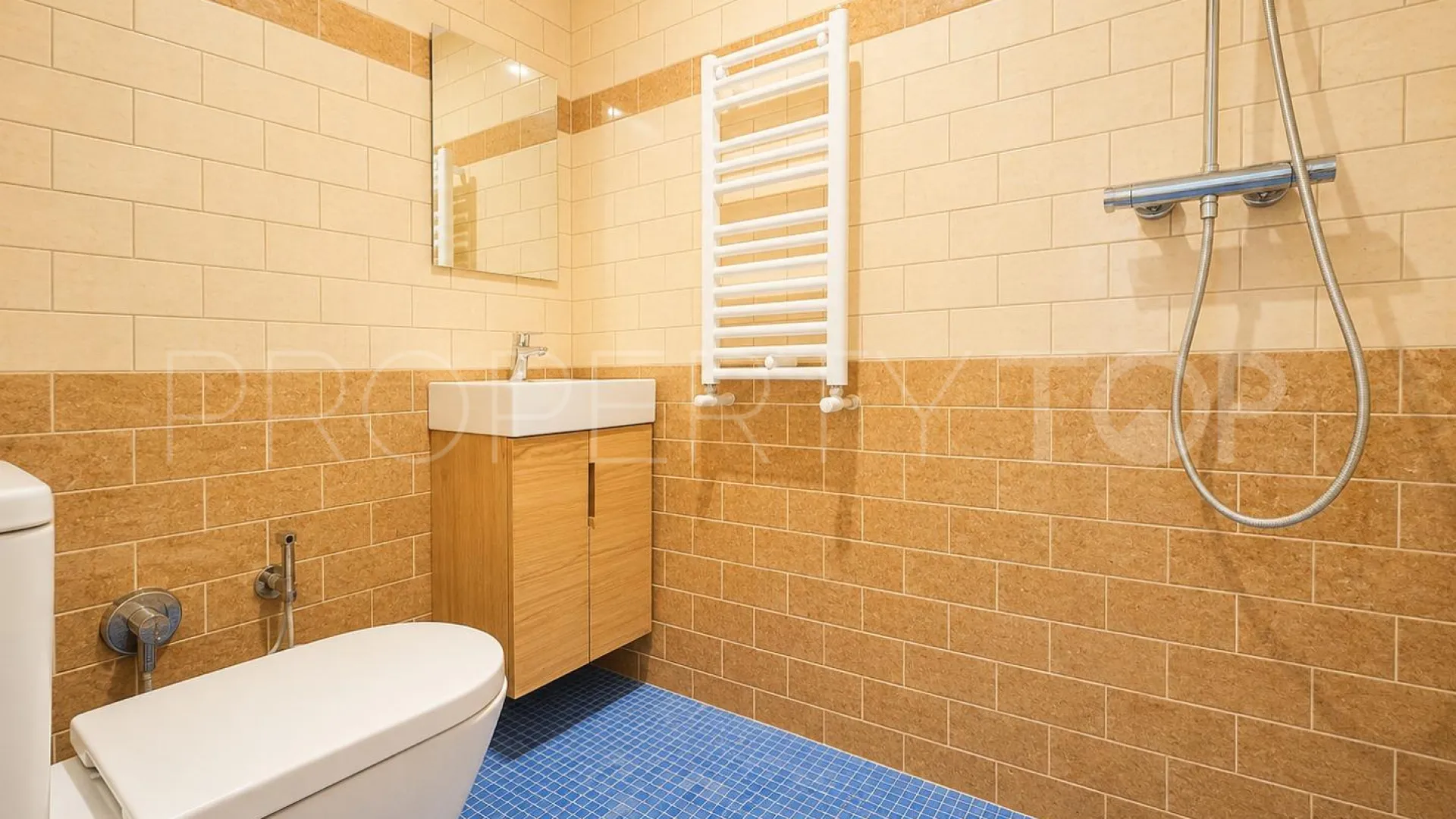 Villa con 4 dormitorios a la venta en Villamartin