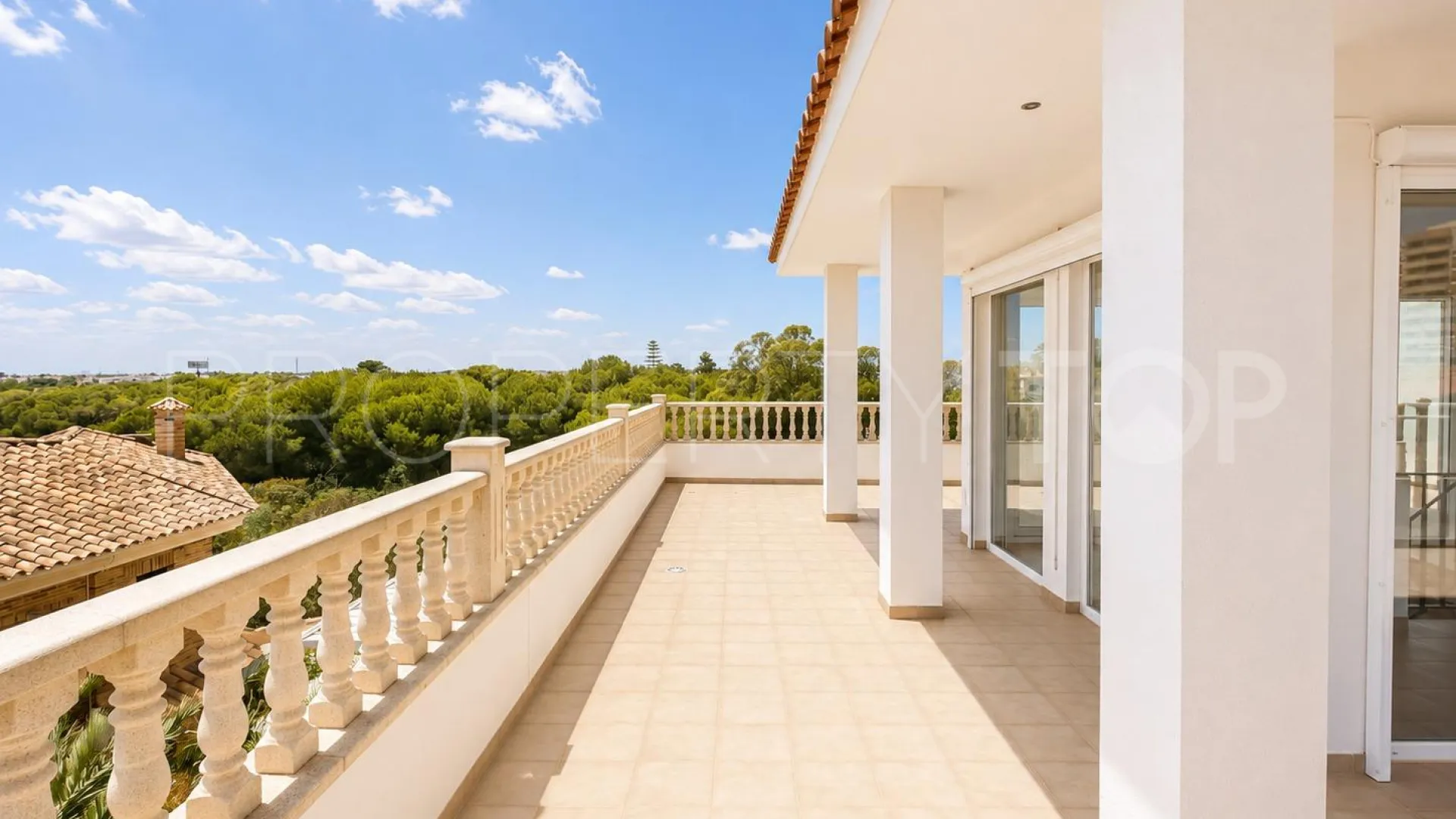 Villa con 4 dormitorios a la venta en Villamartin