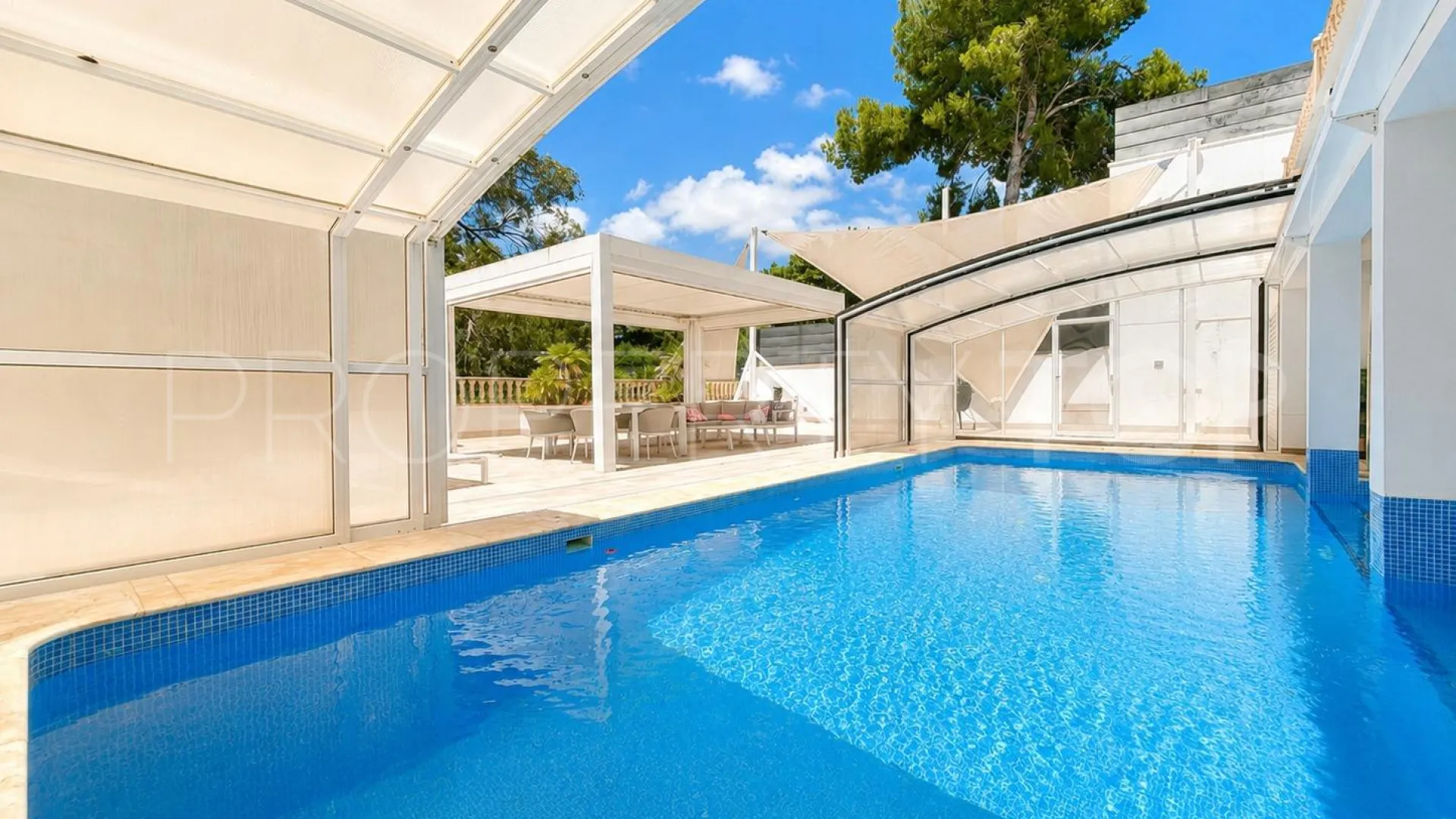 Villa con 4 dormitorios a la venta en Villamartin