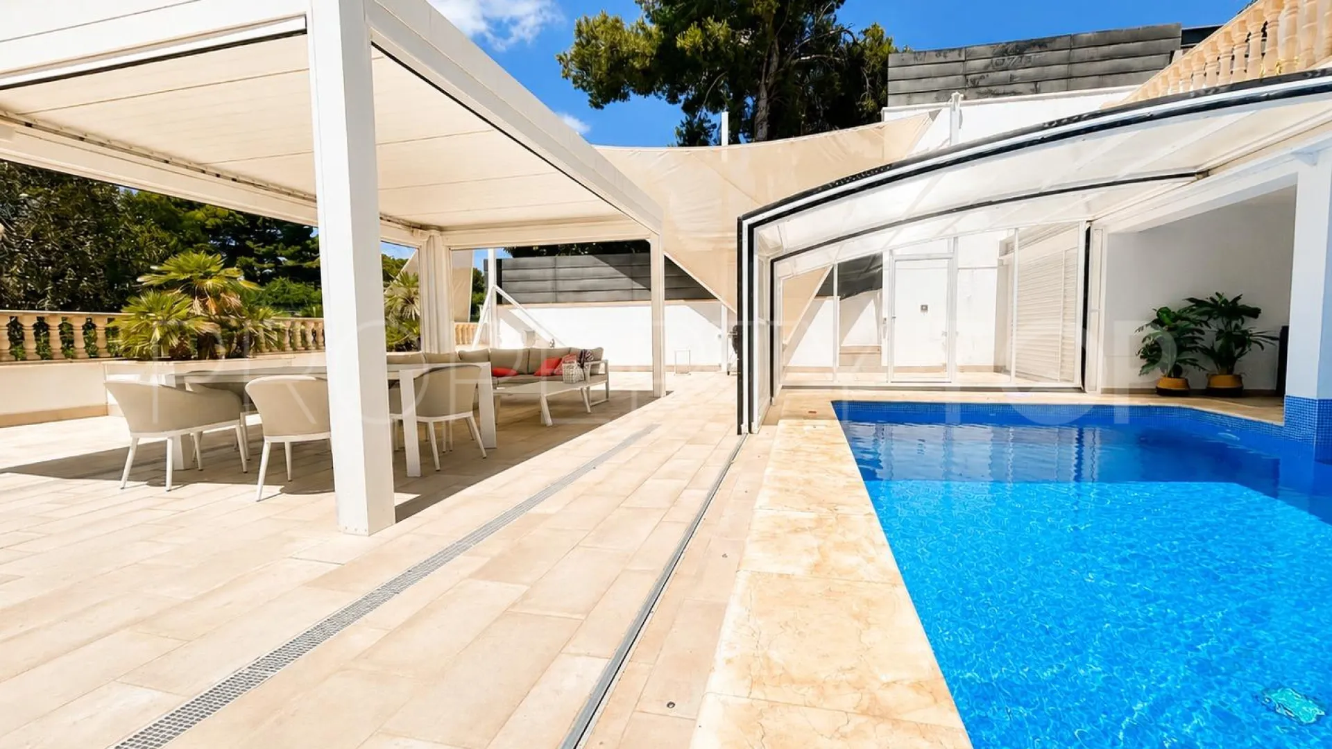 Villa con 4 dormitorios a la venta en Villamartin