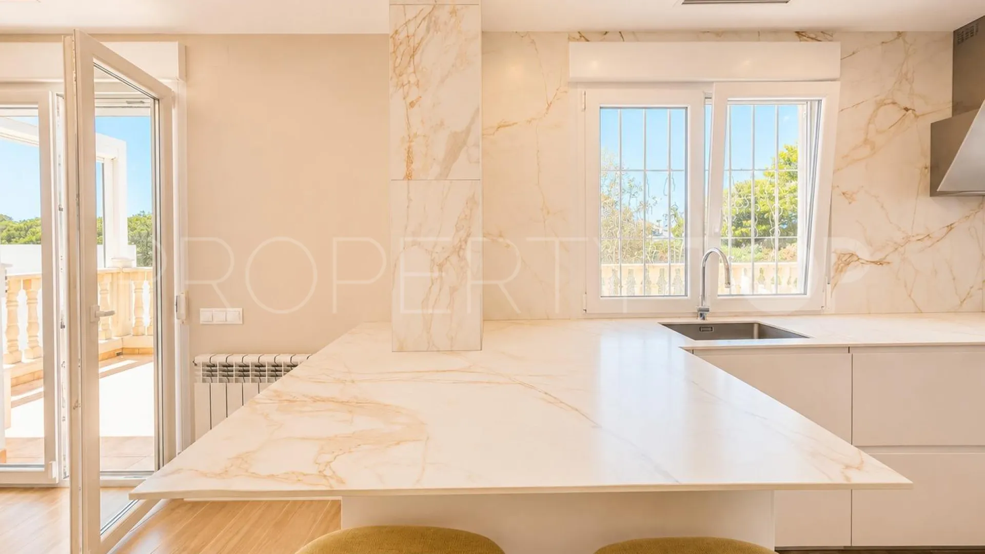 Villa con 4 dormitorios a la venta en Villamartin