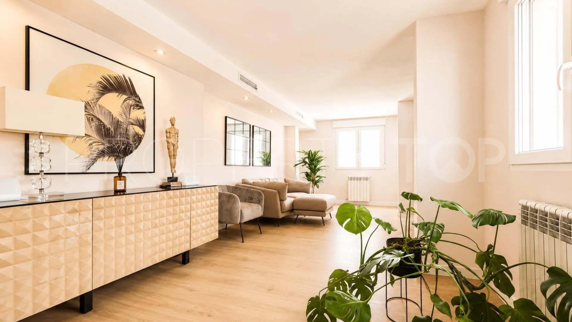 Villa con 4 dormitorios a la venta en Villamartin