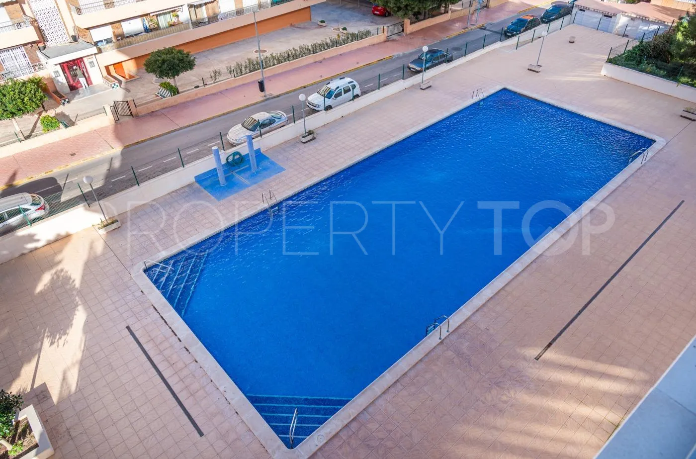 Apartamento de 2 dormitorios a la venta en Punta Prima