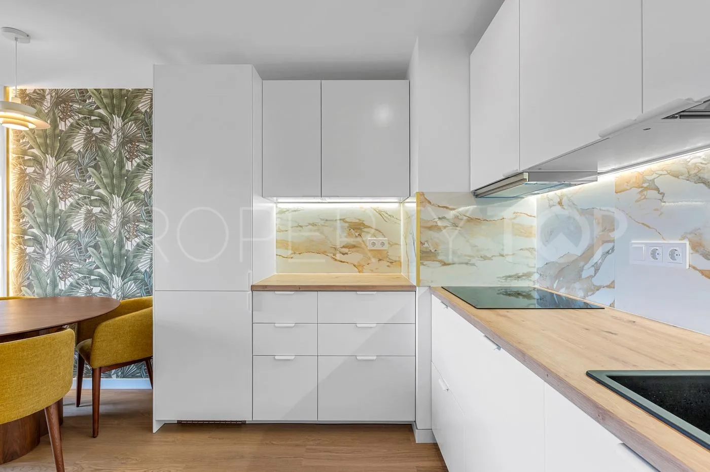 Apartamento de 2 dormitorios a la venta en Punta Prima