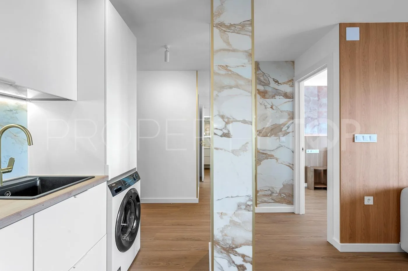 Apartamento de 2 dormitorios a la venta en Punta Prima