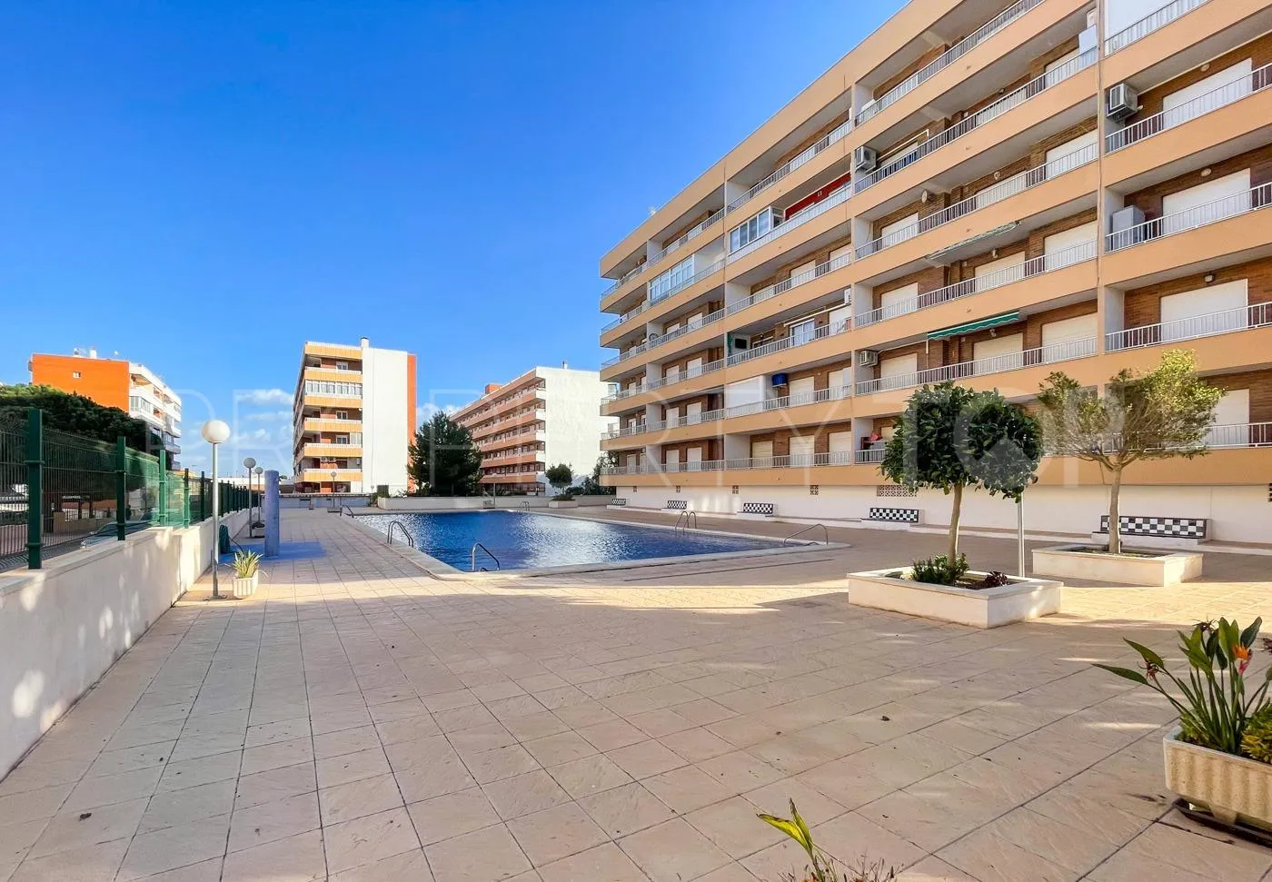 Apartamento de 2 dormitorios a la venta en Punta Prima