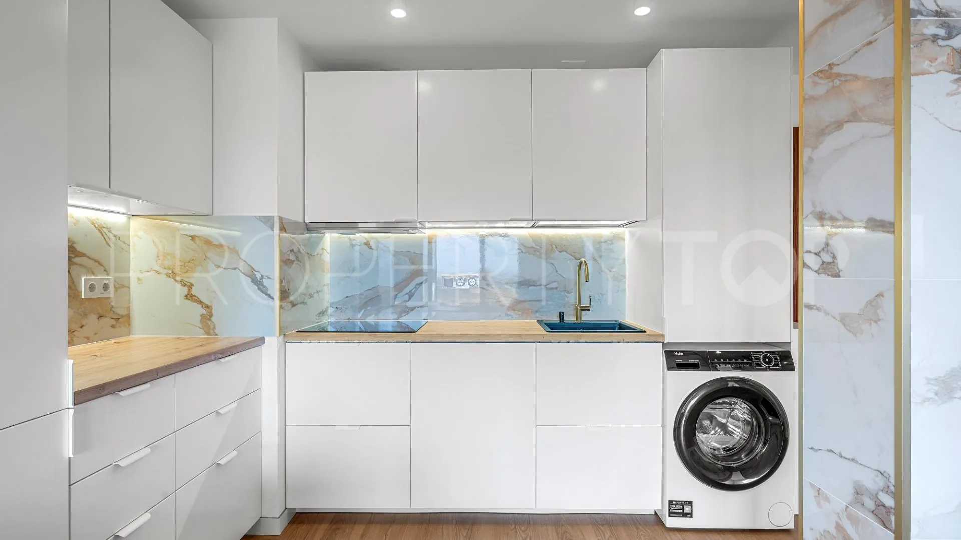 Apartamento de 2 dormitorios a la venta en Punta Prima