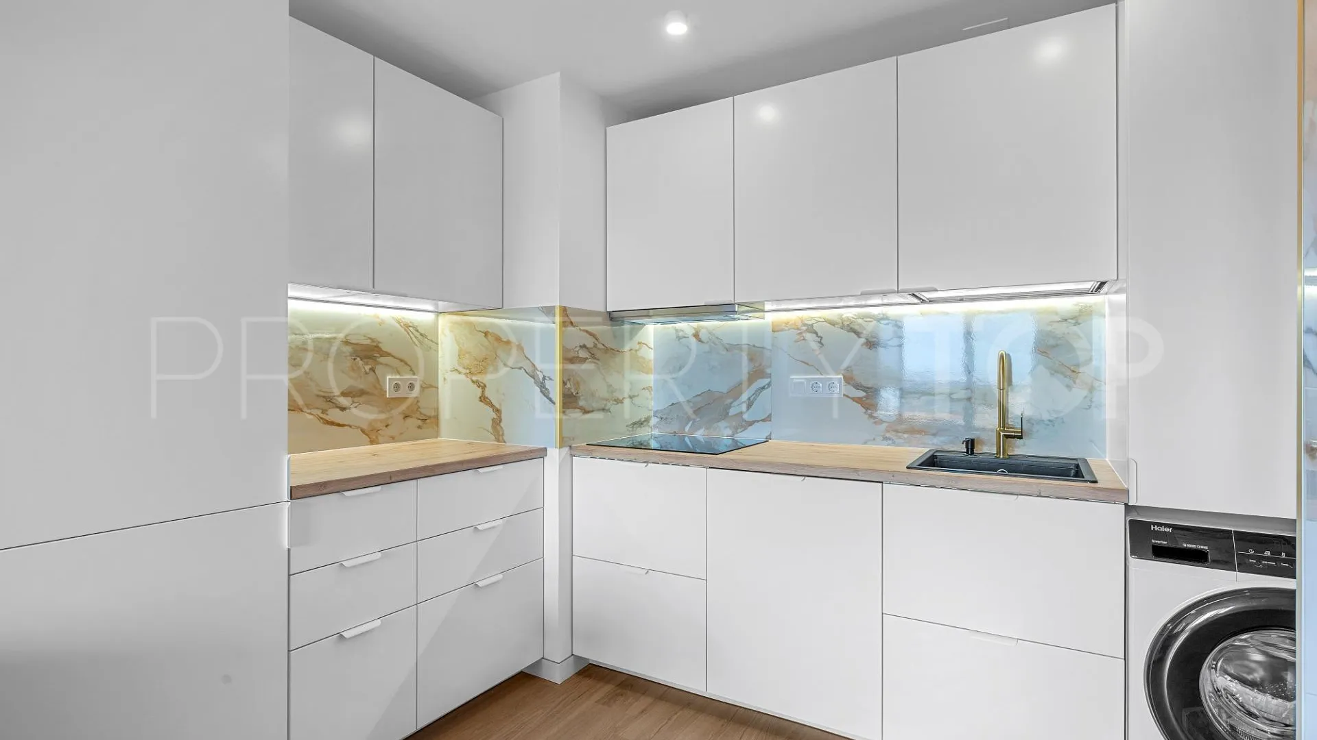 Apartamento de 2 dormitorios a la venta en Punta Prima