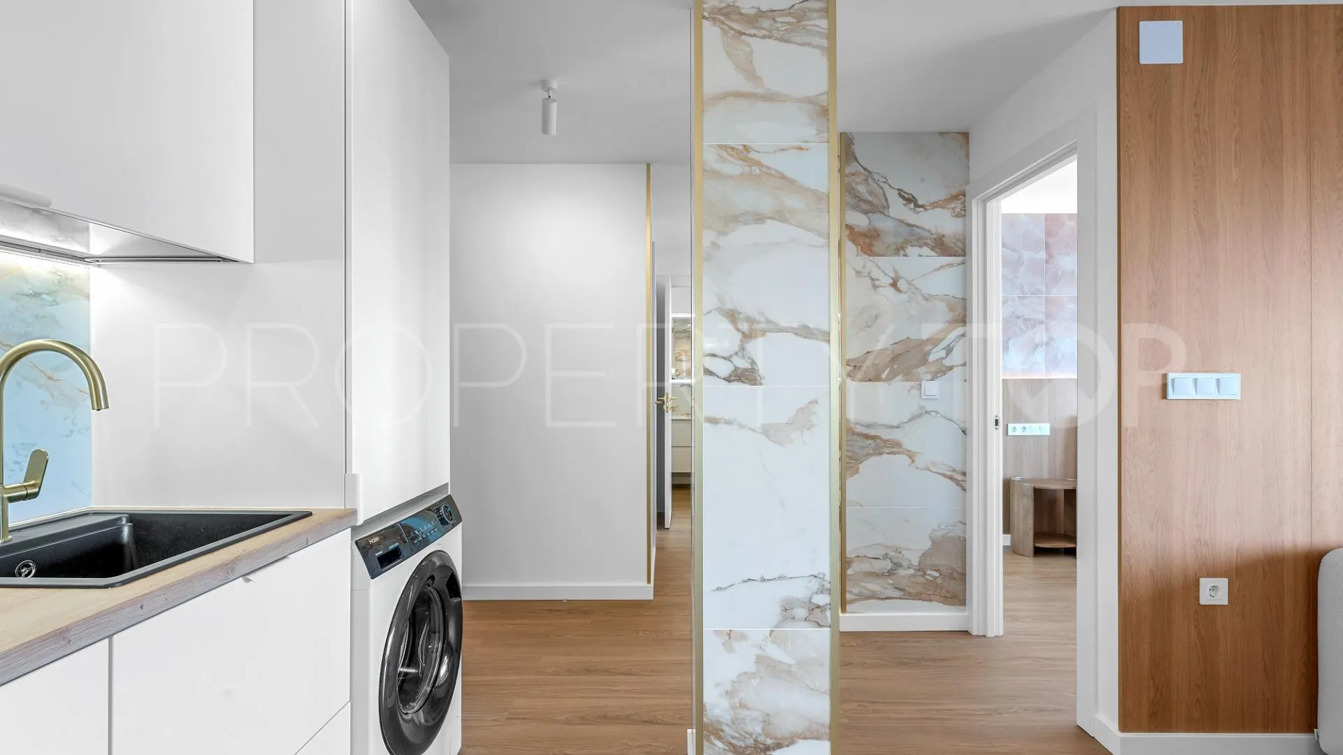 Apartamento de 2 dormitorios a la venta en Punta Prima