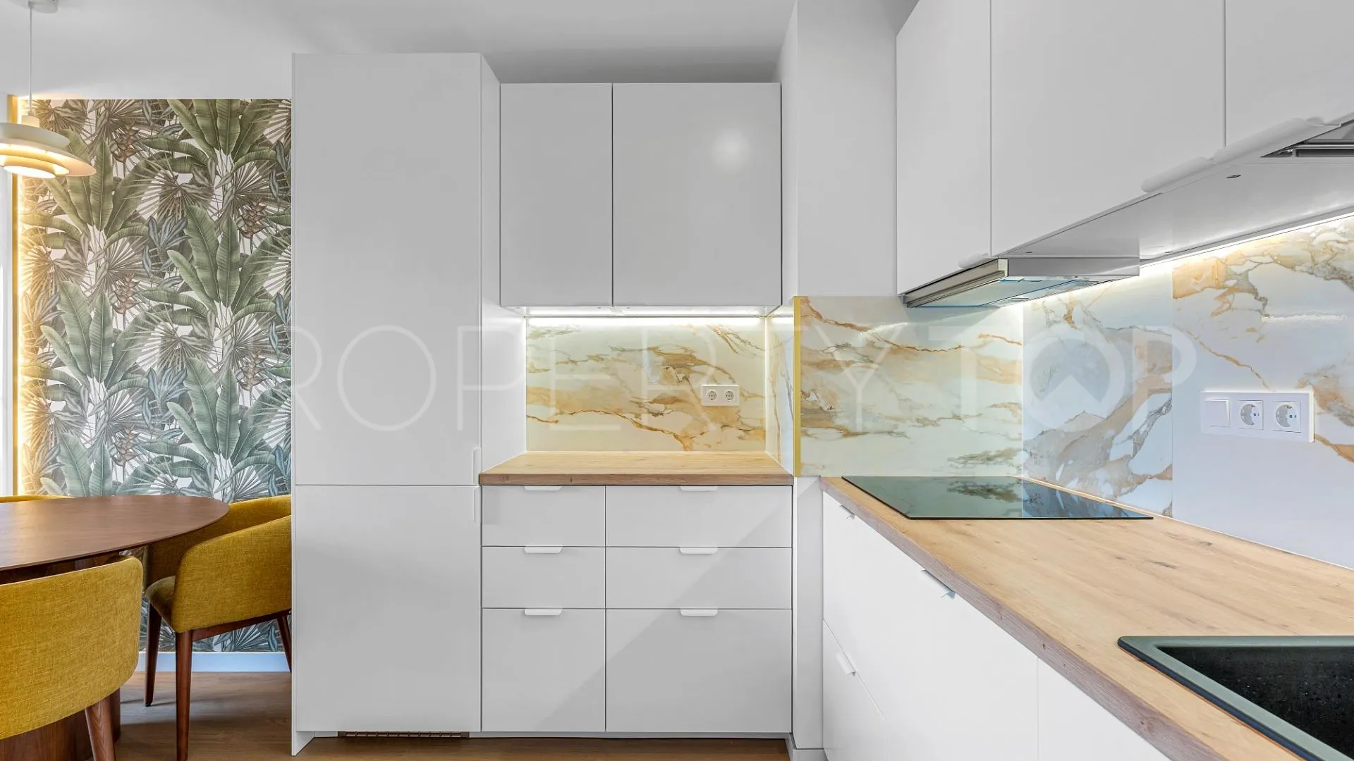 Apartamento de 2 dormitorios a la venta en Punta Prima