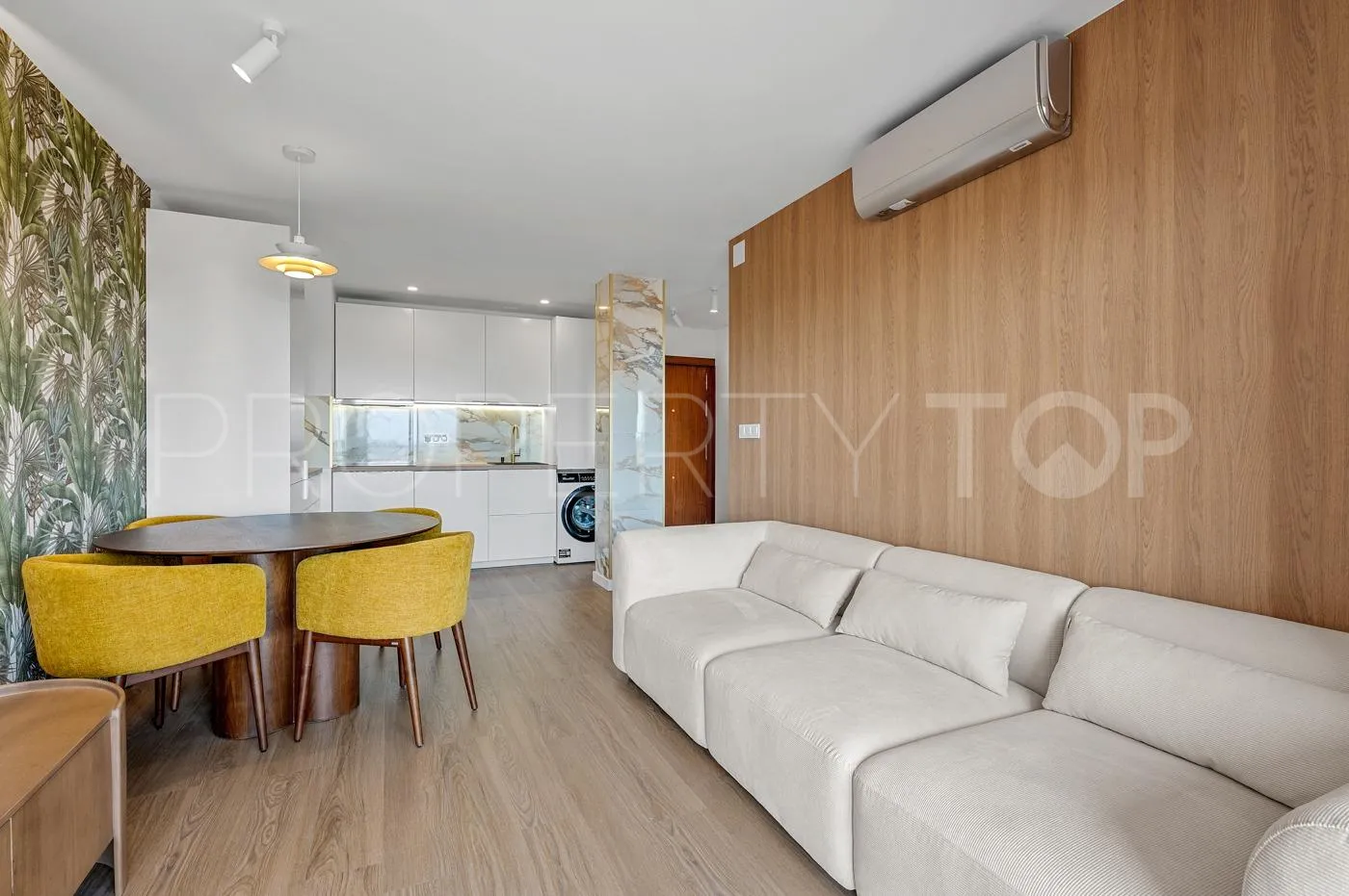 Apartamento de 2 dormitorios a la venta en Punta Prima