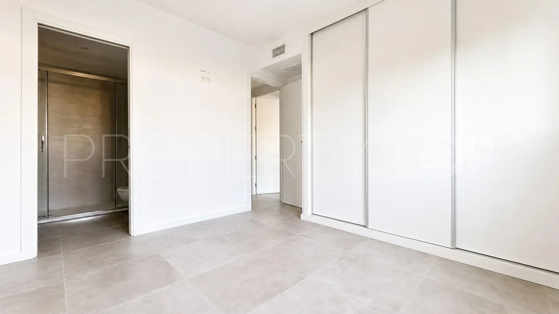 Apartamento de 2 dormitorios en venta en Villamartin