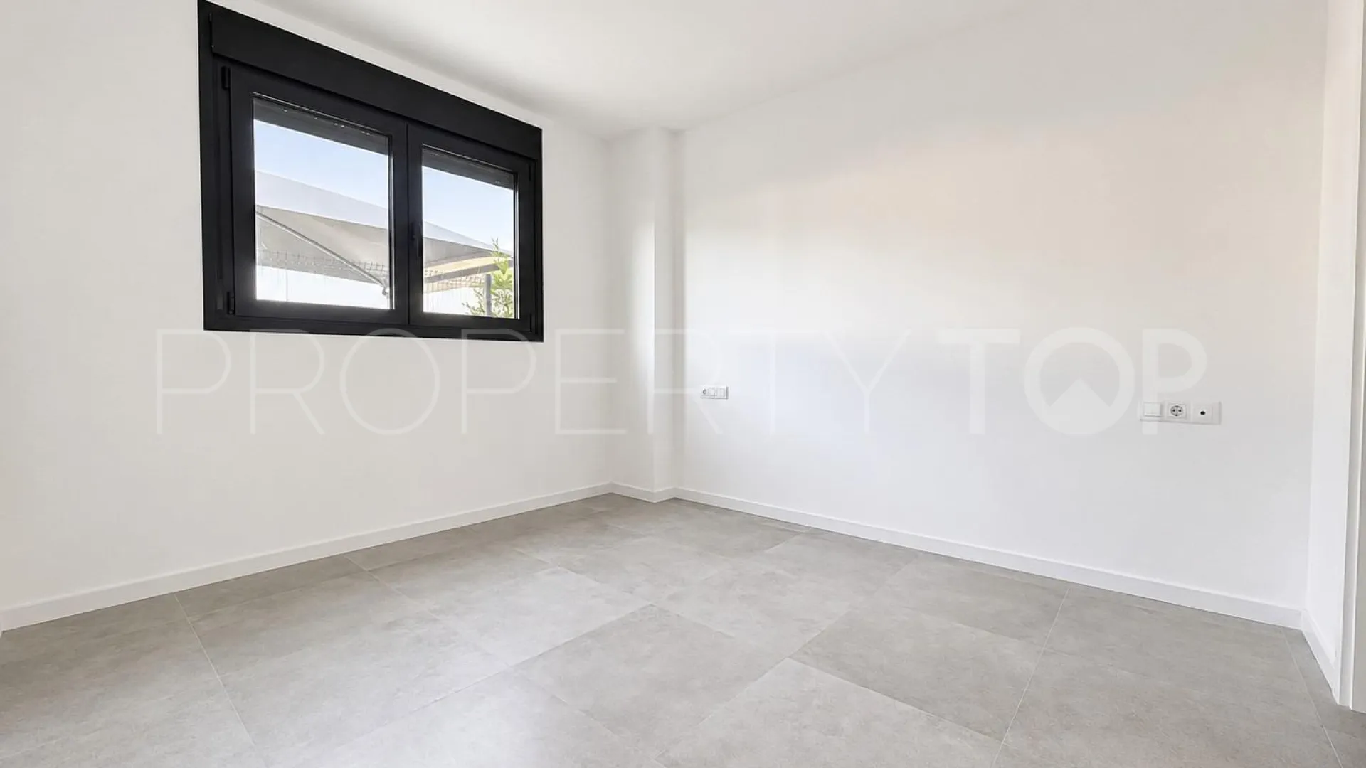 Apartamento de 2 dormitorios en venta en Villamartin