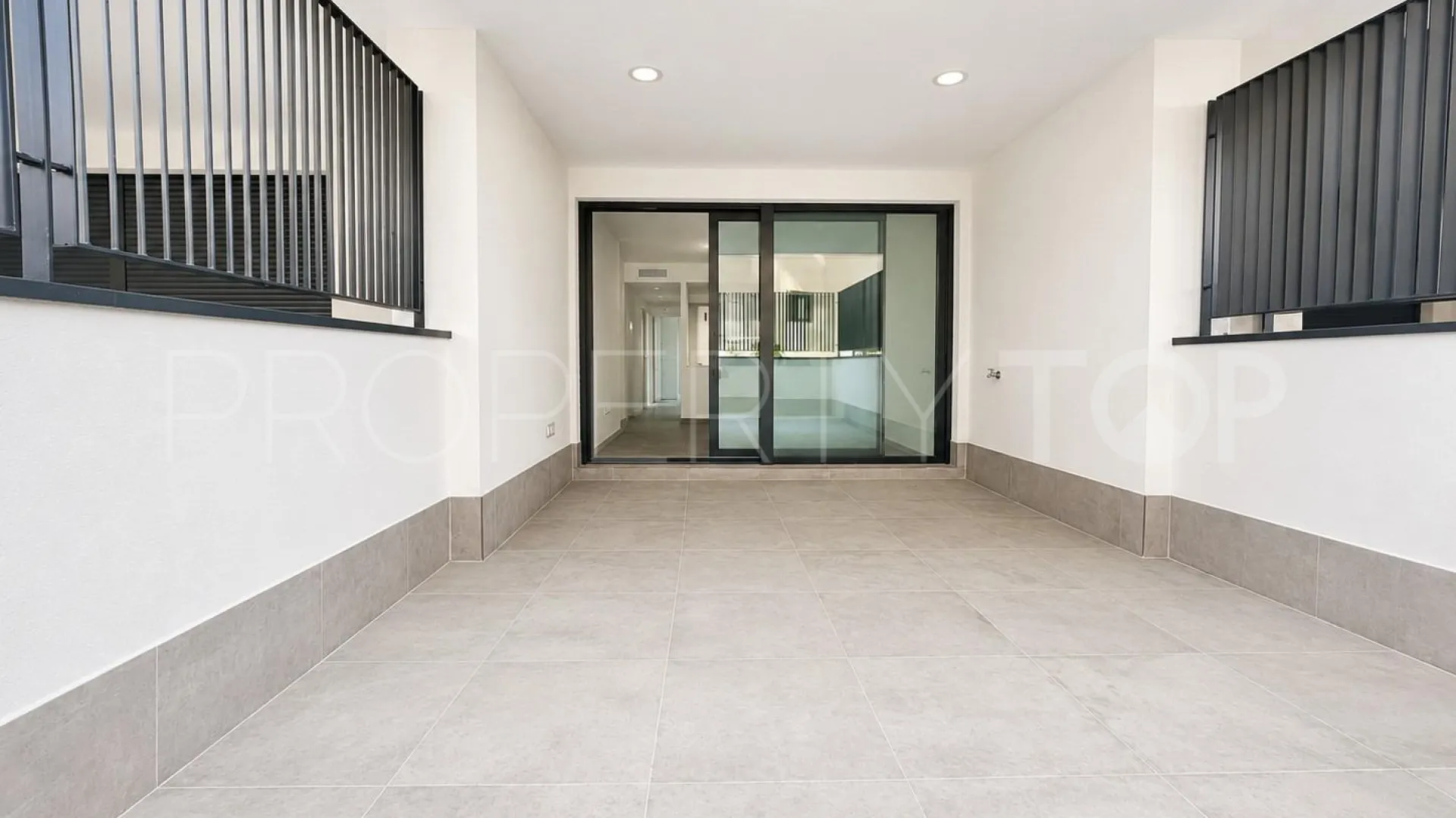 Apartamento de 2 dormitorios en venta en Villamartin