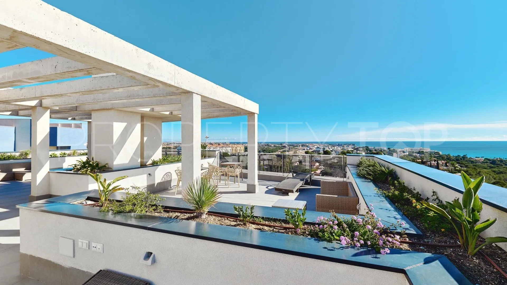 Apartamento de 2 dormitorios en venta en Villamartin