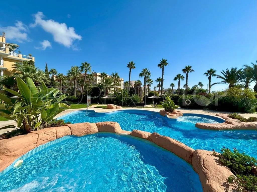 Apartamento en venta con 3 dormitorios en Villamartin