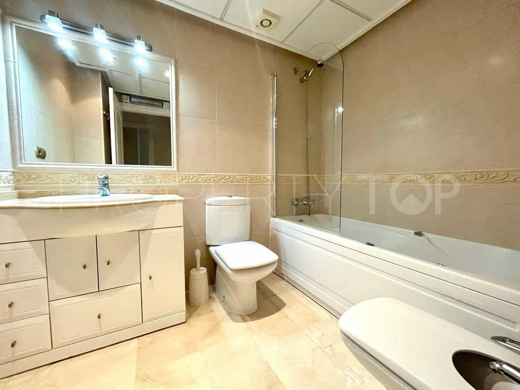 Apartamento en venta con 3 dormitorios en Villamartin
